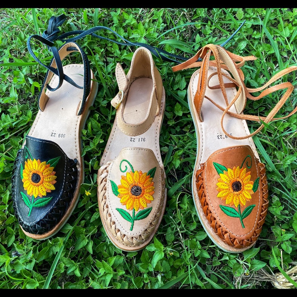❤️🌻Handcrafted Artisan sunflower shoes🌻❤️